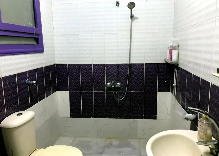 Room2 A In Of 4 *
